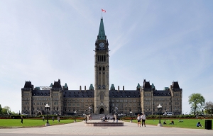 Ottawa_-_ON_-_Parlamentsgebäude_(Centre_Block)